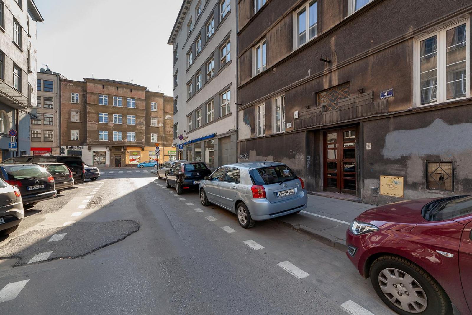- Rzeszowska 4 Street Cracovia
